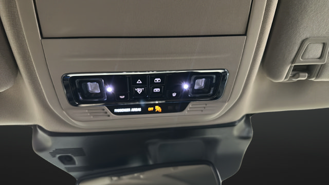 Used 2024 Lincoln Corsair Grand Touring w/ Rear Removable Package Tray AWD/4WD image 30