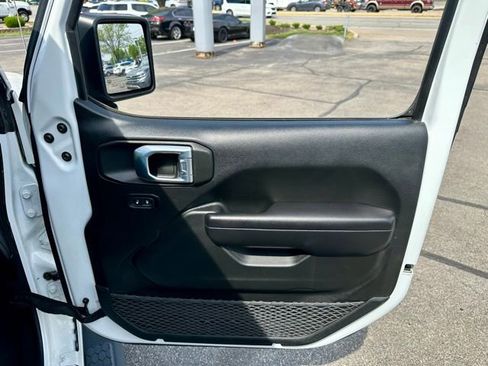 Used 2021 Jeep Wrangler Sport AWD/4WD image 19