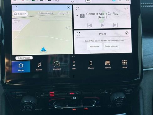 Used 2024 Jeep Grand Cherokee Limited image 11