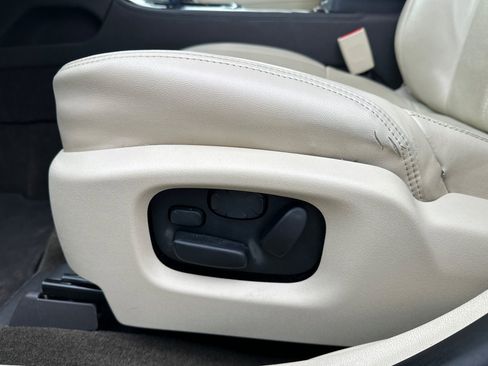 Used 2014 Lincoln MKS w/ Equipment Group 101A image 12