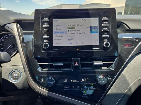 Used 2022 Toyota Camry SE w/ Convenience Package FWD image 25