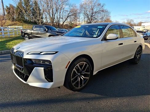 Used 2025 BMW 740i xDrive w/ Premium Package image 3