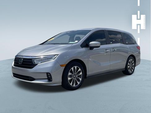 Used 2024 Honda Odyssey EX-L image 3