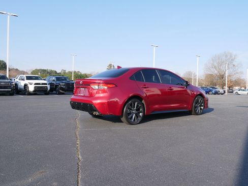 Used 2023 Toyota Corolla SE w/ SE Premium Package image 3