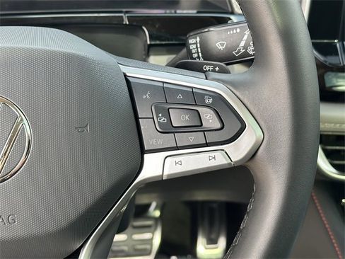 Used 2024 Volkswagen Atlas Peak Edition SE image 15