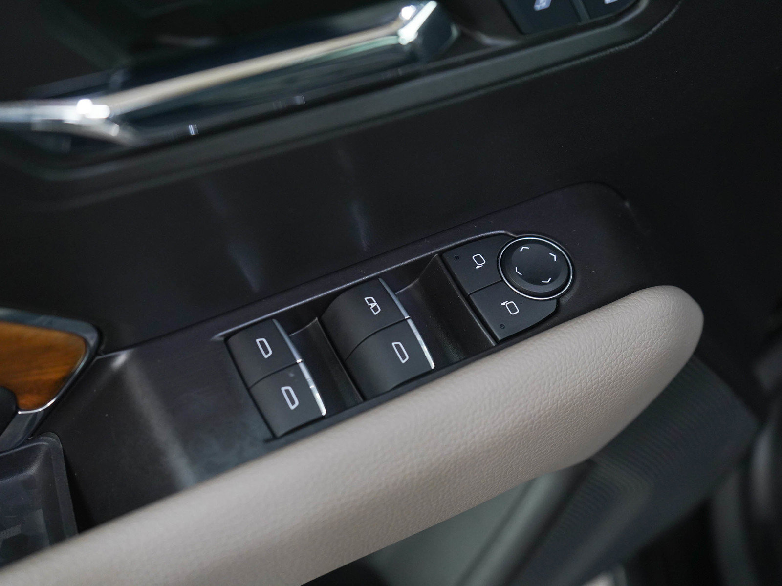 Used 2024 GMC Canyon Denali AWD/4WD image 19
