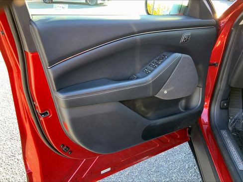 Used 2021 Ford Mustang Mach-E Premium image 15