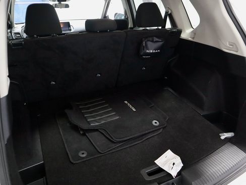 Certified 2024 Nissan Rogue SV image 14