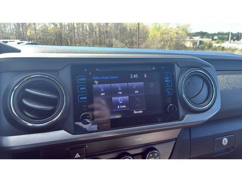 Used 2019 Toyota Tacoma TRD Sport w/ Technology Package image 11