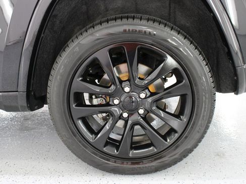 Used 2019 Jeep Grand Cherokee Altitude AWD/4WD image 80