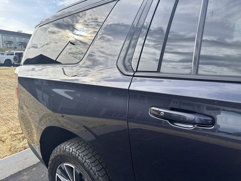 Used 2022 Chevrolet Suburban Z71 AWD/4WD image 6