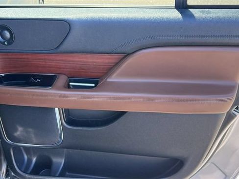 Used 2022 Lincoln Navigator L Reserve AWD/4WD image 12