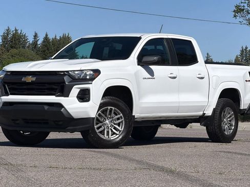 Used 2023 Chevrolet Colorado LT w/ LT Convenience Package II AWD/4WD image 1