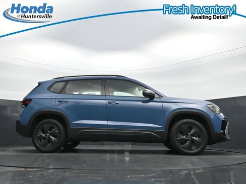 Used 2025 Volkswagen Taos S FWD image 33
