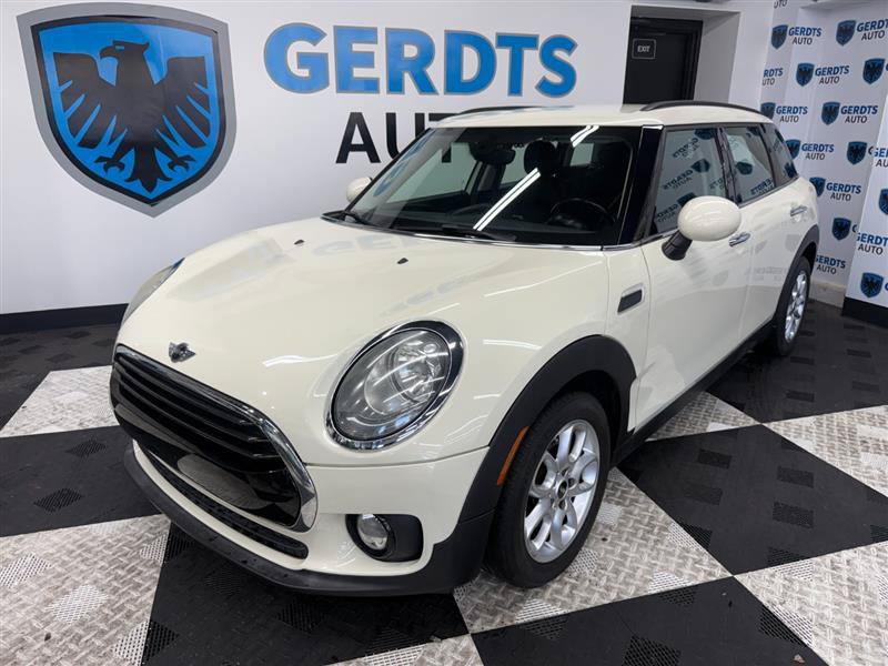 Used 2016 MINI Cooper Clubman FWD image 1