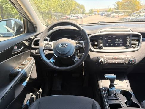 Used 2020 Kia Sorento FWD V6 image 30