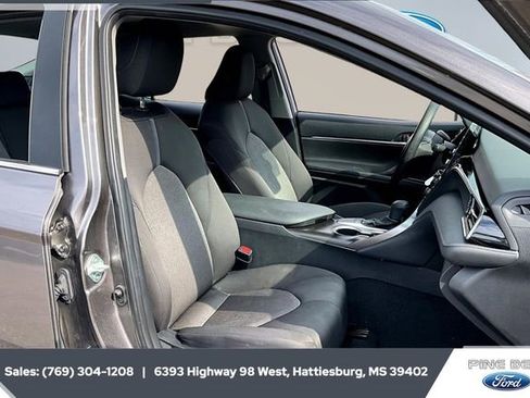 Used 2024 Toyota Camry LE image 6