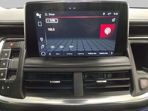 Used 2023 GMC Yukon XL SLE image 23