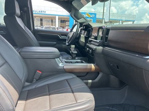 Used 2024 Chevrolet Silverado 1500 High Country w/ High Country Premium Package image 31