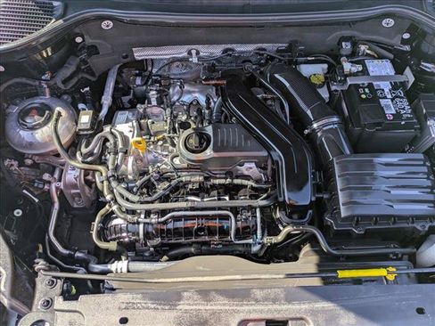 Certified 2024 Volkswagen Taos SE FWD image 22