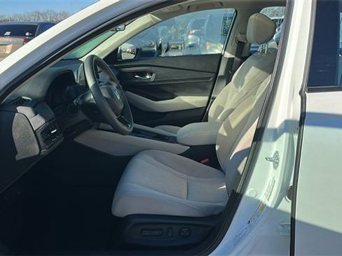 Used 2024 Honda Accord EX image 9