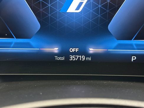 Used 2023 BMW iX xDrive50 w/ Premium Package image 18