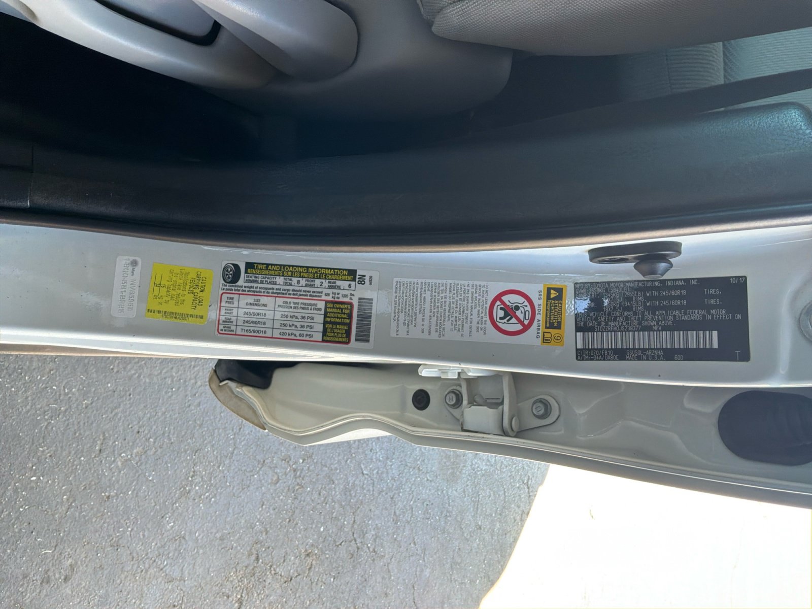 Used 2018 Toyota Highlander LE FWD image 16