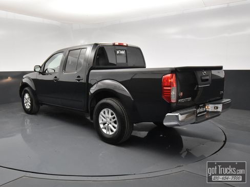 Used 2020 Nissan Frontier SV image 4