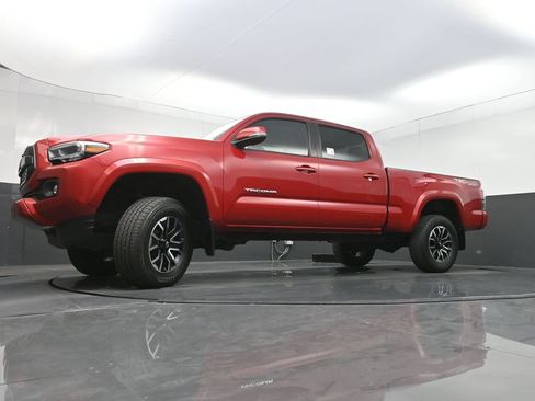 Used 2022 Toyota Tacoma TRD Sport w/ Technology Package AWD/4WD image 26