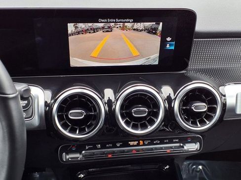 Certified 2022 Mercedes-Benz GLB 250 image 6