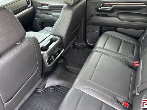 Used 2024 GMC Sierra 3500 SLT w/ SLT Convenience Package AWD/4WD image 15