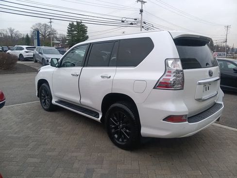 Used 2022 Lexus GX 460 Premium w/ Premium Package image 3