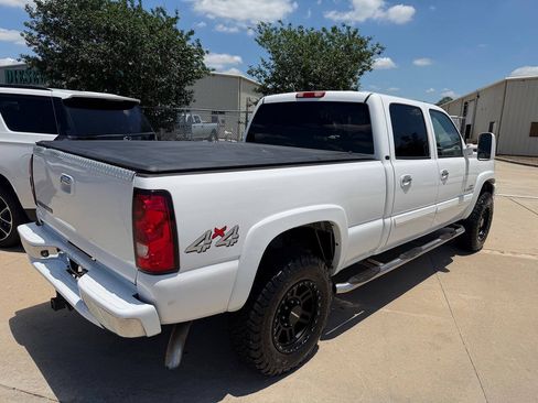 Used 2006 Chevrolet Silverado 2500 LT w/ Onstar Plus Package AWD/4WD image 16