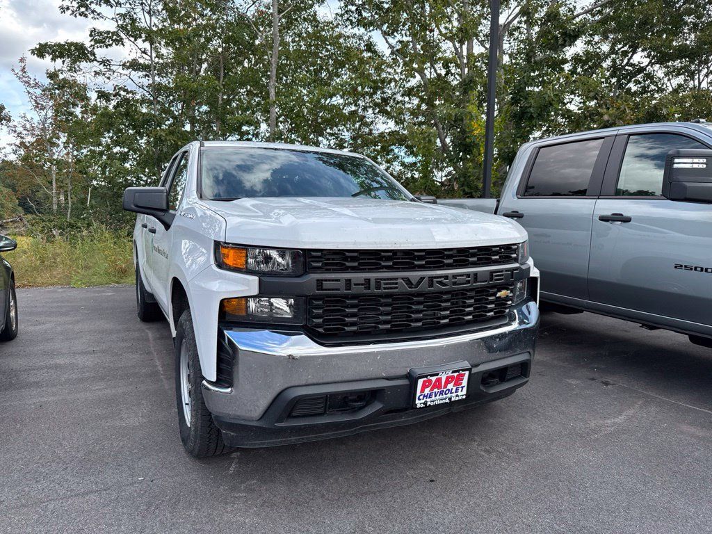Used 2022 Chevrolet Silverado 1500 W/T w/ WT Value Package AWD/4WD image 2