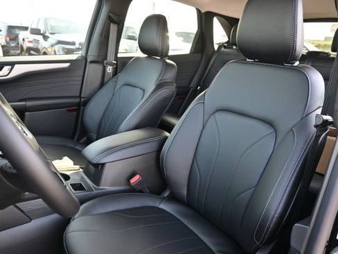 New 2026 Ford Escape SE w/ PHEV Premium Package image 32