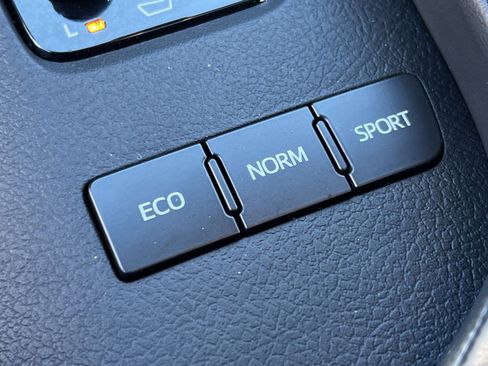 Used 2017 Toyota Avalon XLE FWD image 31