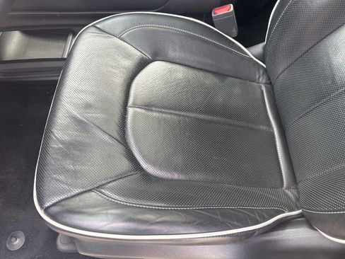 Used 2025 Chrysler Pacifica Limited FWD image 5