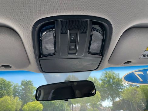 Used 2017 Kia Sorento L FWD image 16