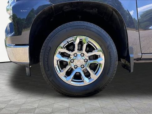 Used 2023 Chevrolet Silverado 1500 LT AWD/4WD image 21