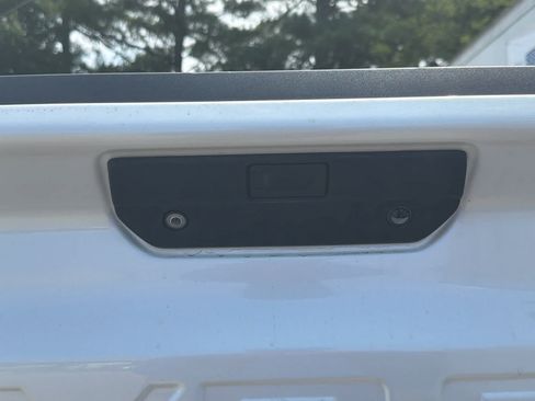 Used 2020 Chevrolet Silverado 1500 High Country w/ Technology Package AWD/4WD image 18