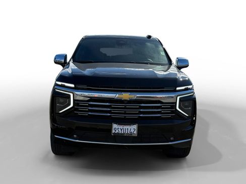 Used 2025 Chevrolet Suburban Premier AWD/4WD image 8