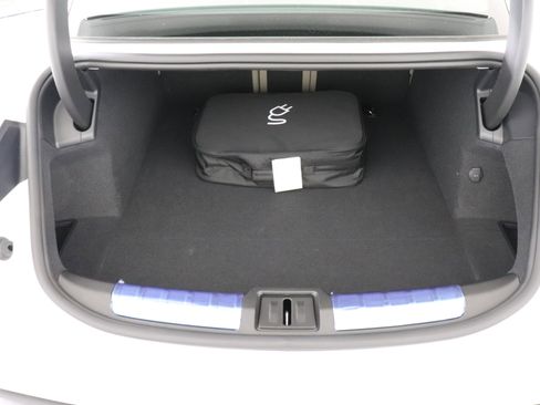 Used 2025 Porsche Taycan image 19