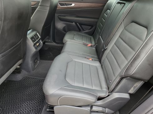 Used 2025 Volkswagen Atlas SEL AWD/4WD image 33
