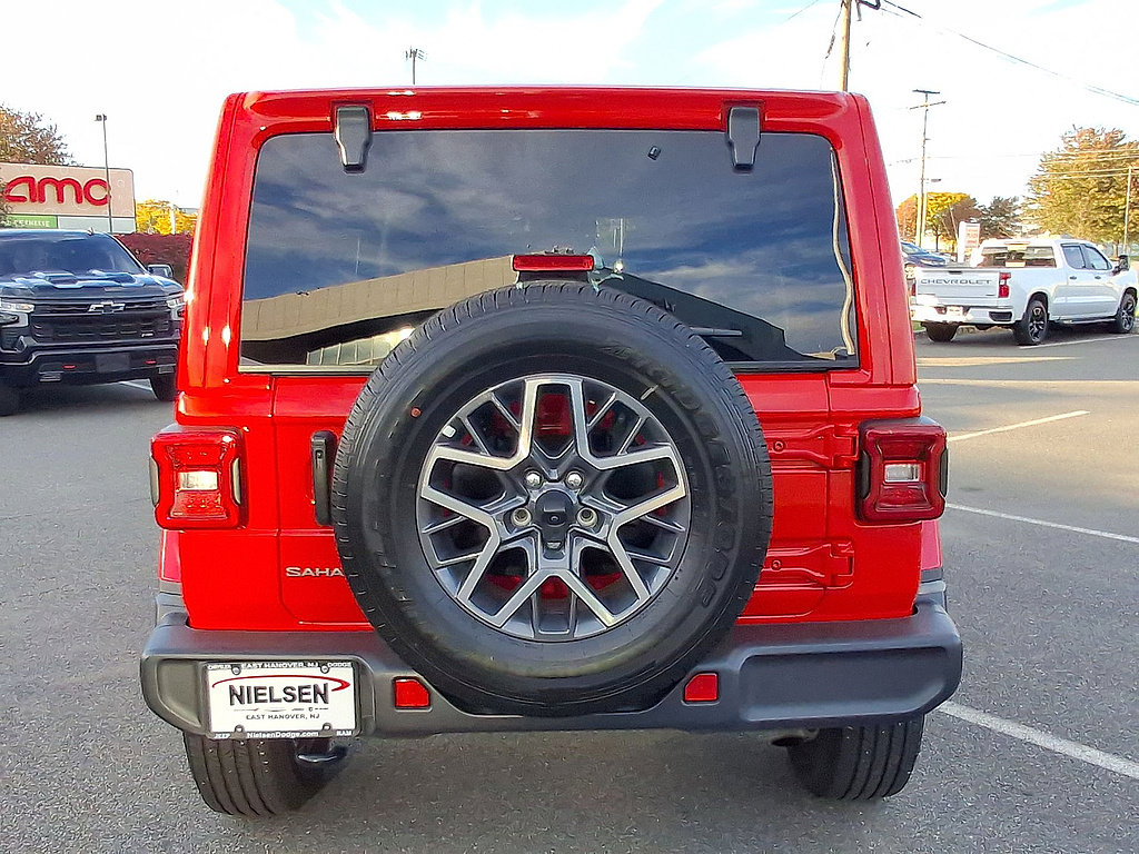 Used 2026 Jeep Wrangler Unlimited Sahara AWD/4WD image 29