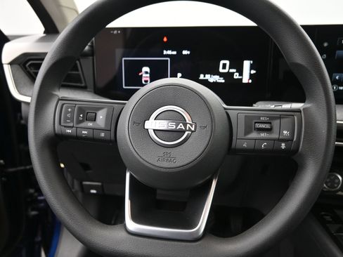 Certified 2025 Nissan Kicks SV image 21