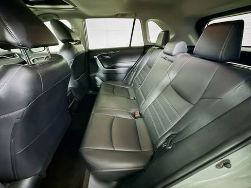 Used 2021 Toyota RAV4 XLE Premium image 24