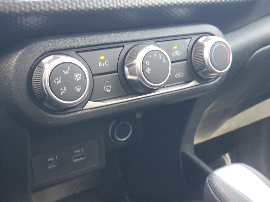 Used 2023 Nissan Kicks SV FWD image 35