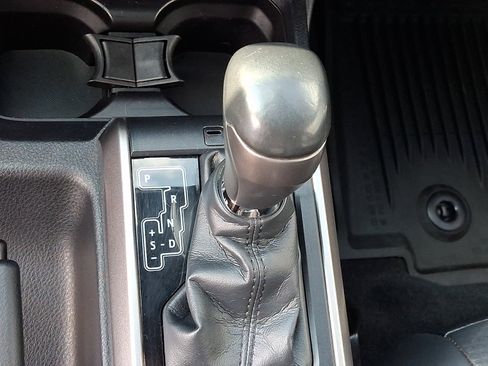 Used 2018 Toyota Tacoma Limited AWD/4WD image 15