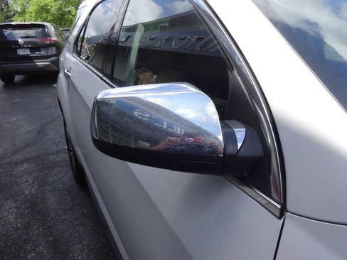 Used 2016 Chevrolet Equinox LTZ w/ Enhanced Convenience Package image 8