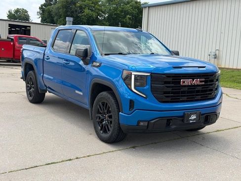 Used 2022 GMC Sierra 1500 Elevation AWD/4WD image 1